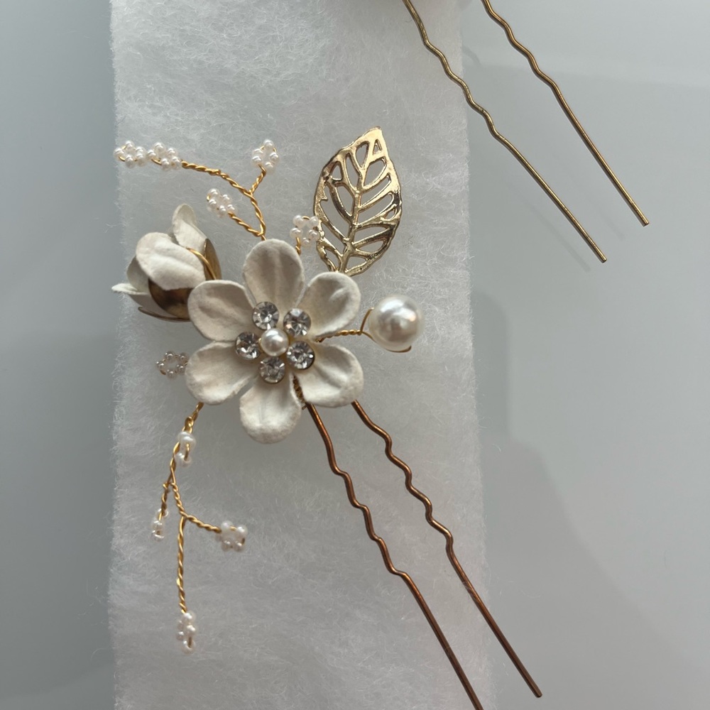 2 Handmade Bridal Hair Pins, Crystal and Pearl Flower Hair Pins, Gold and White.
